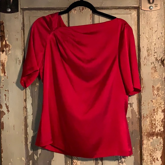 ANTONIO MELANI Tops - 🌞🌞🌞Antonio Melani red silk blouse